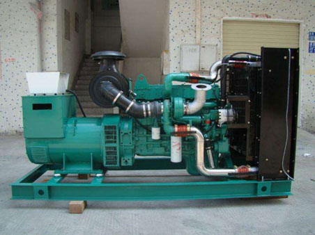 诸城1100kw康明斯柴油发电机组图片 诸城1100kw康明斯柴油发电机组图片